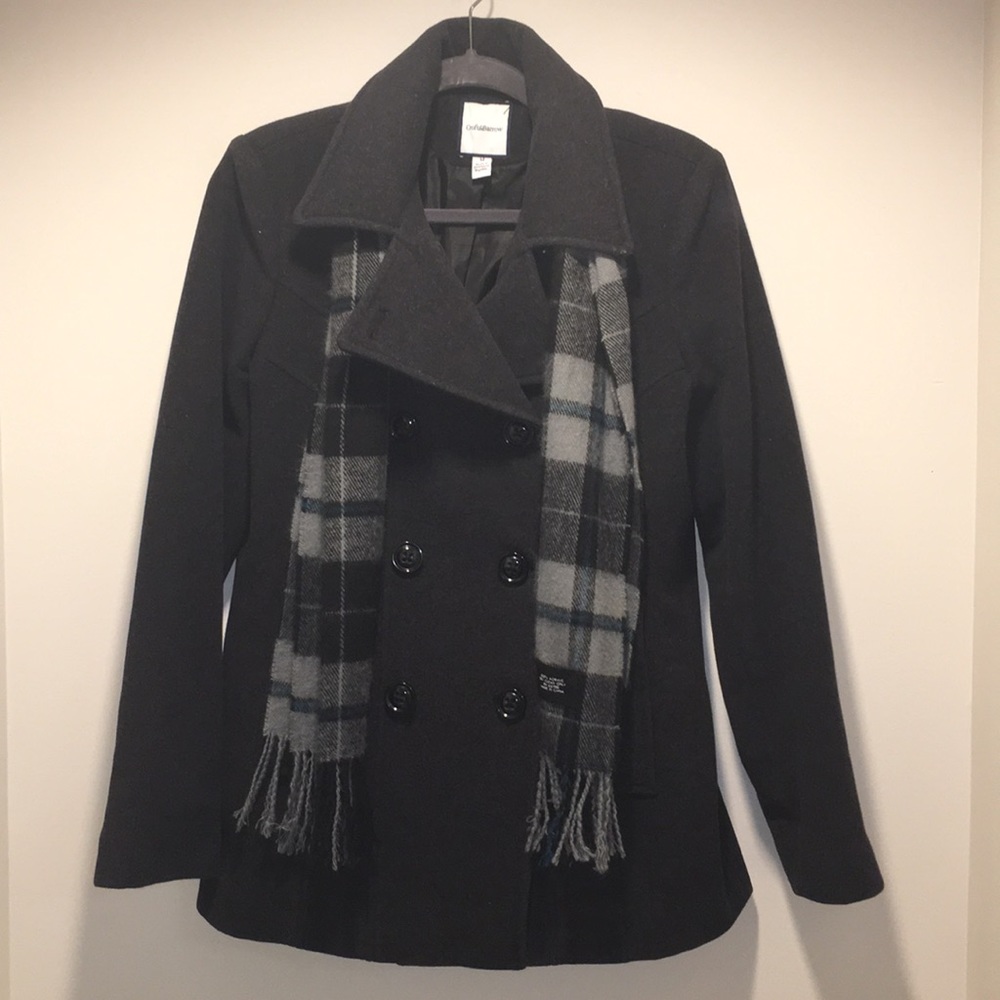 CROFT&BARROW grey peacoat with plaid scarf